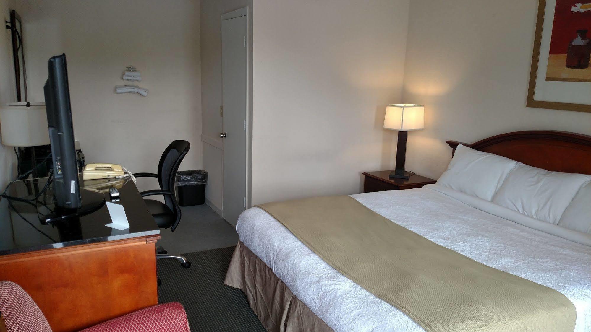 Hope Inn Lenox Esterno foto