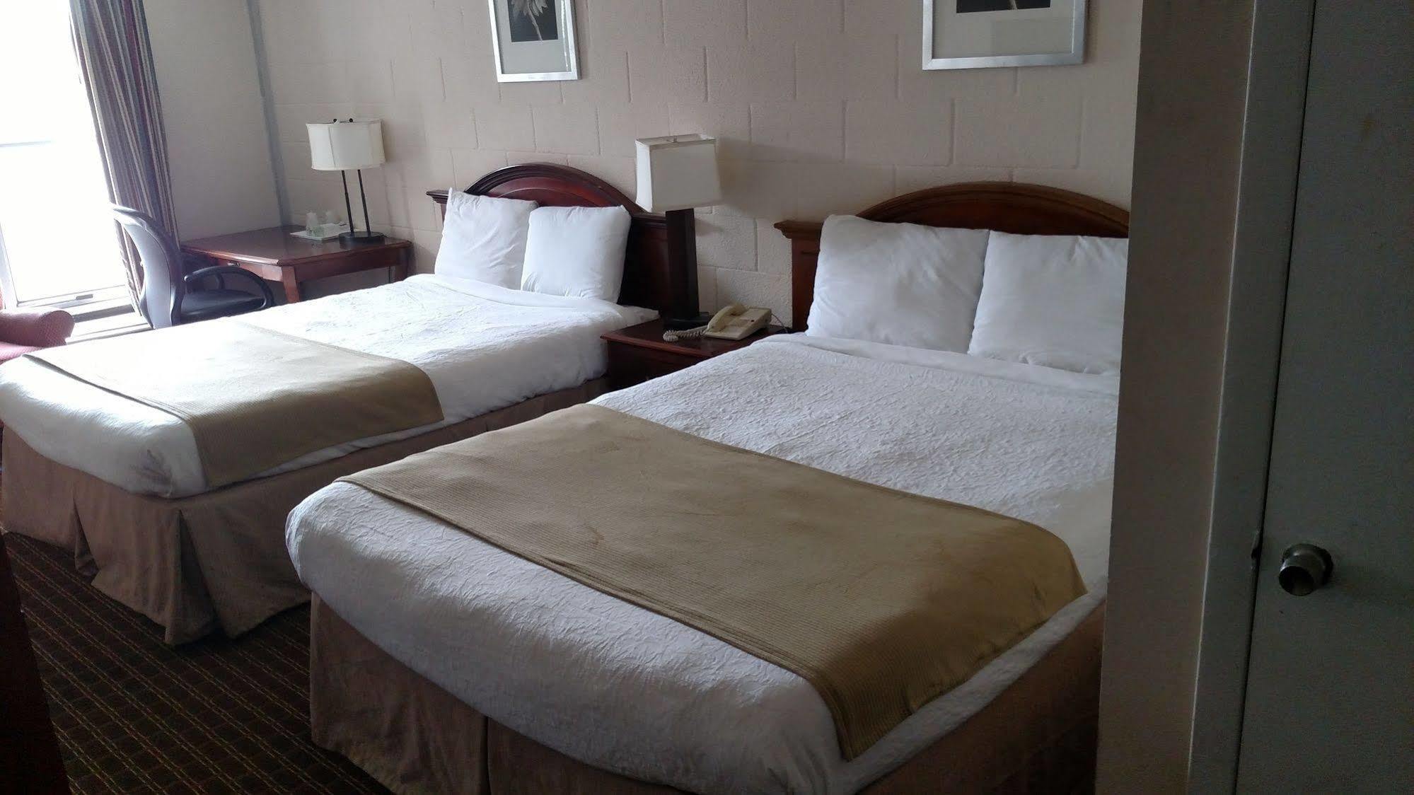 Hope Inn Lenox Esterno foto